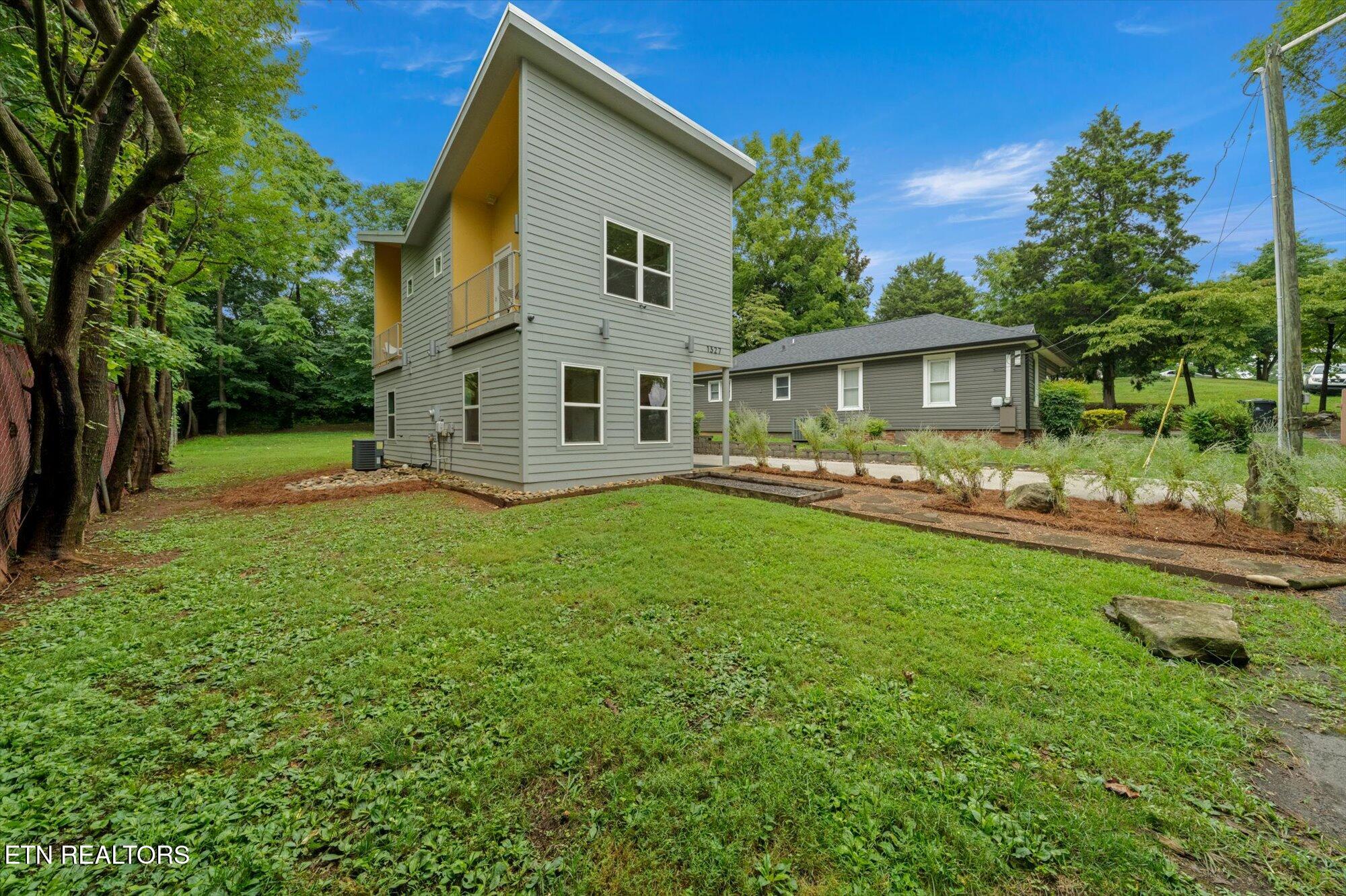 1327 Brown Ave