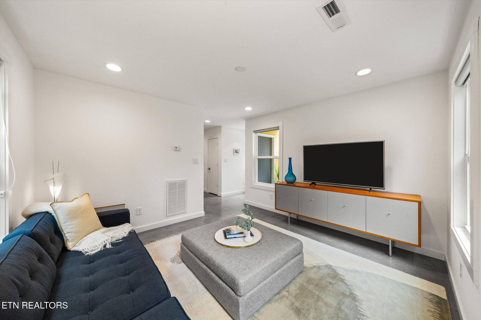 1327 Brown Ave