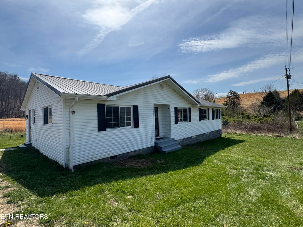 Photo of 130 Hunley Acres, Speedwell, TN 37870 (MLS # 1354920)