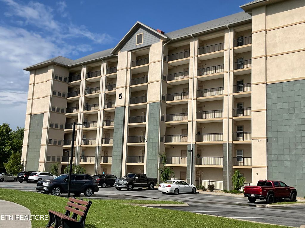 Photo of 124 Plaza Drive #5703, Pigeon Forge, TN 37863 (MLS # 1300994)