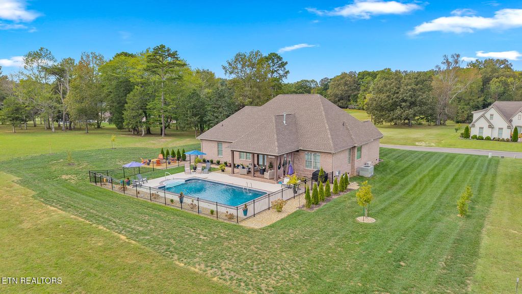 Photo of 96 Deer Path Rd, Englewood, TN 37329 (MLS # 1319852)
