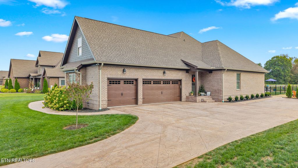 Photo of 96 Deer Path Rd, Englewood, TN 37329 (MLS # 1319852)