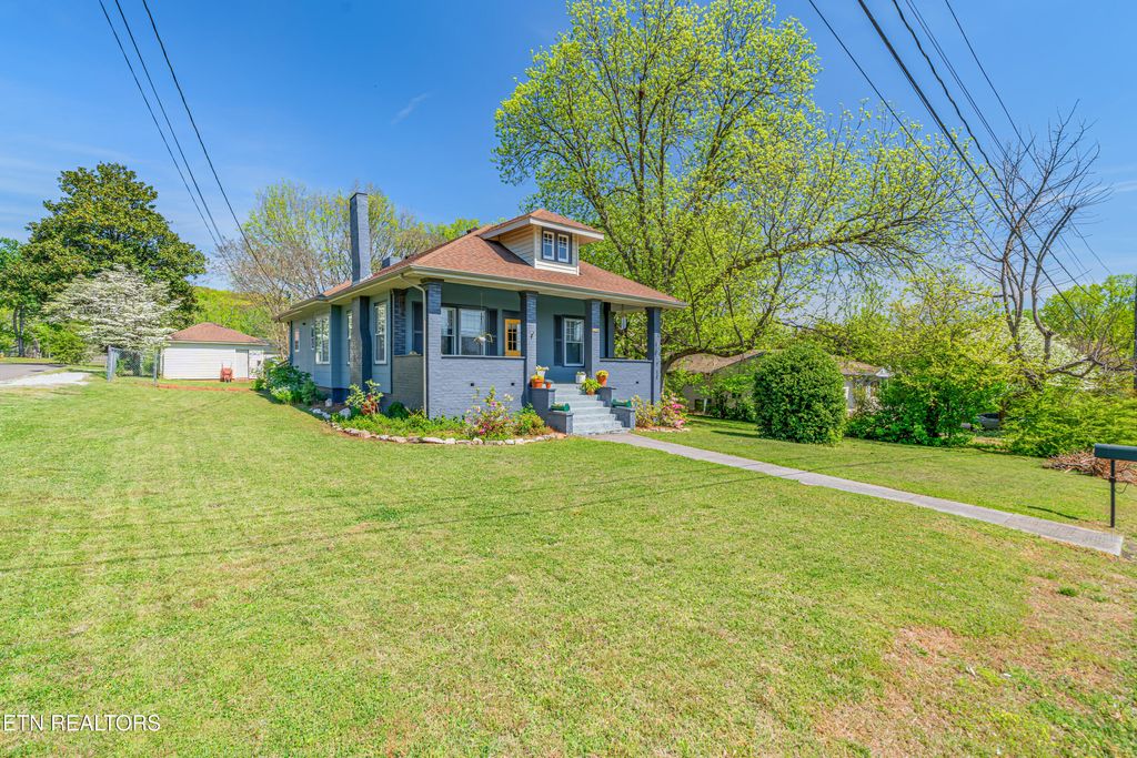 Photo of 2827 Ramona St, Knoxville, TN 37921 (MLS # 1336517)
