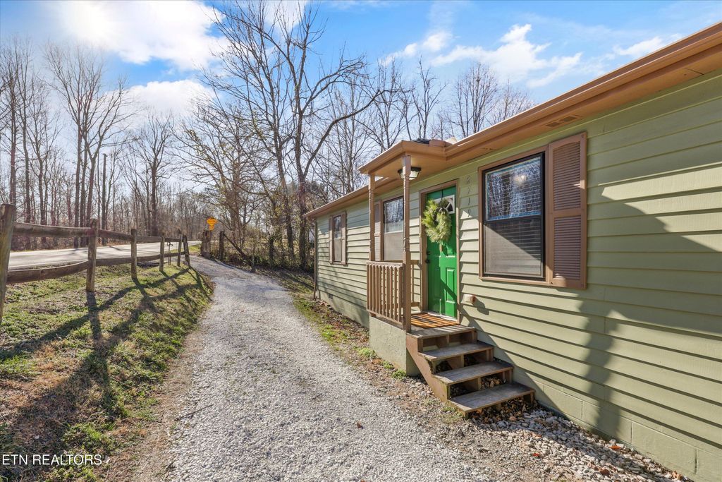 Photo of 2719 Oak Grove Rd, Rocky Top, TN 37769 (MLS # 1327249)