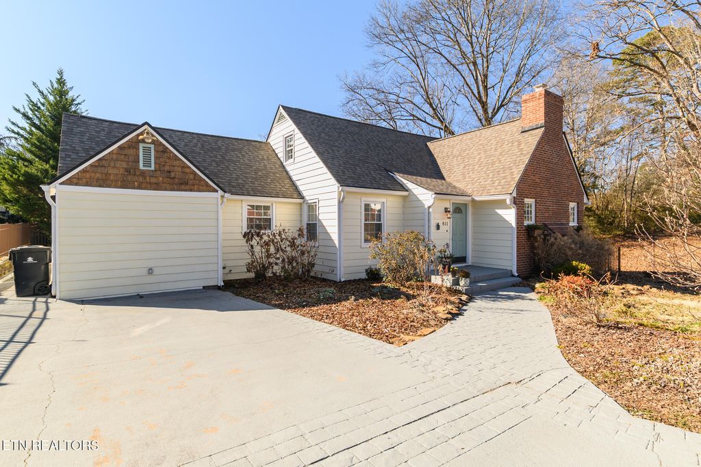 Photo of 611 Kesterson Rd, Knoxville, TN 37918 (MLS # 1325151)