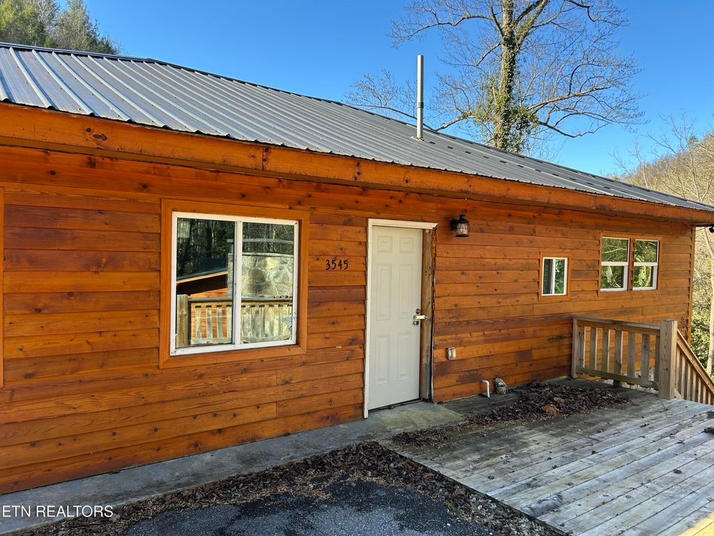 Photo of 3545 East Pkwy, Gatlinburg, TN 37738 (MLS # 1341178)