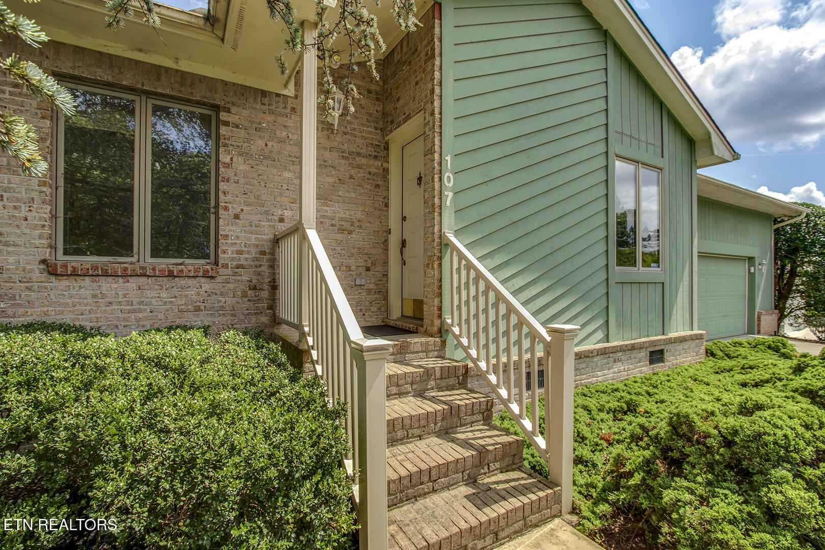 Loudon, Tennessee 37774, United States, 3 Bedrooms Bedrooms, ,2 BathroomsBathrooms,Residential,Pending,156314