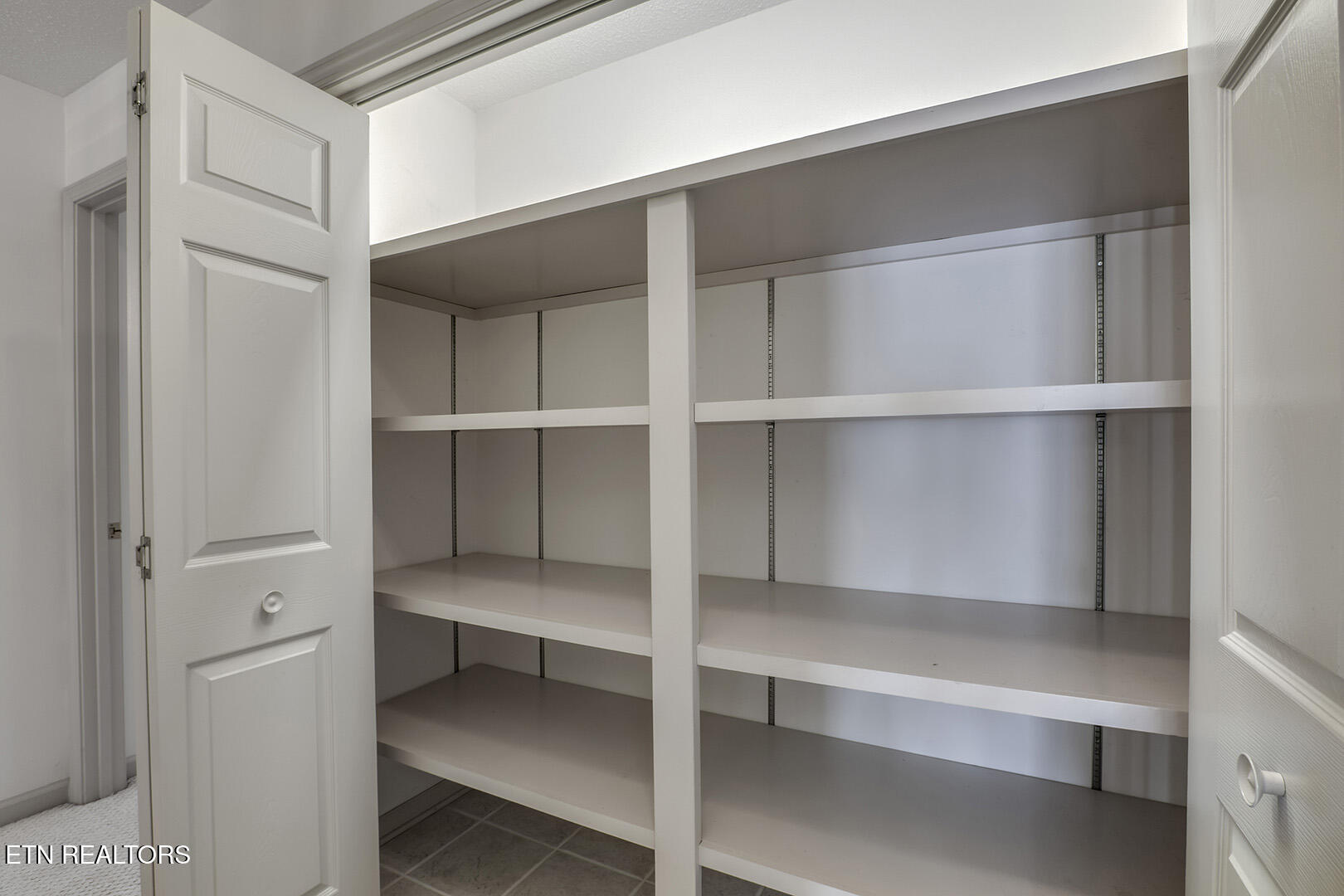 Loudon, Tennessee 37774, United States, 3 Bedrooms Bedrooms, ,2 BathroomsBathrooms,Residential,Pending,156314