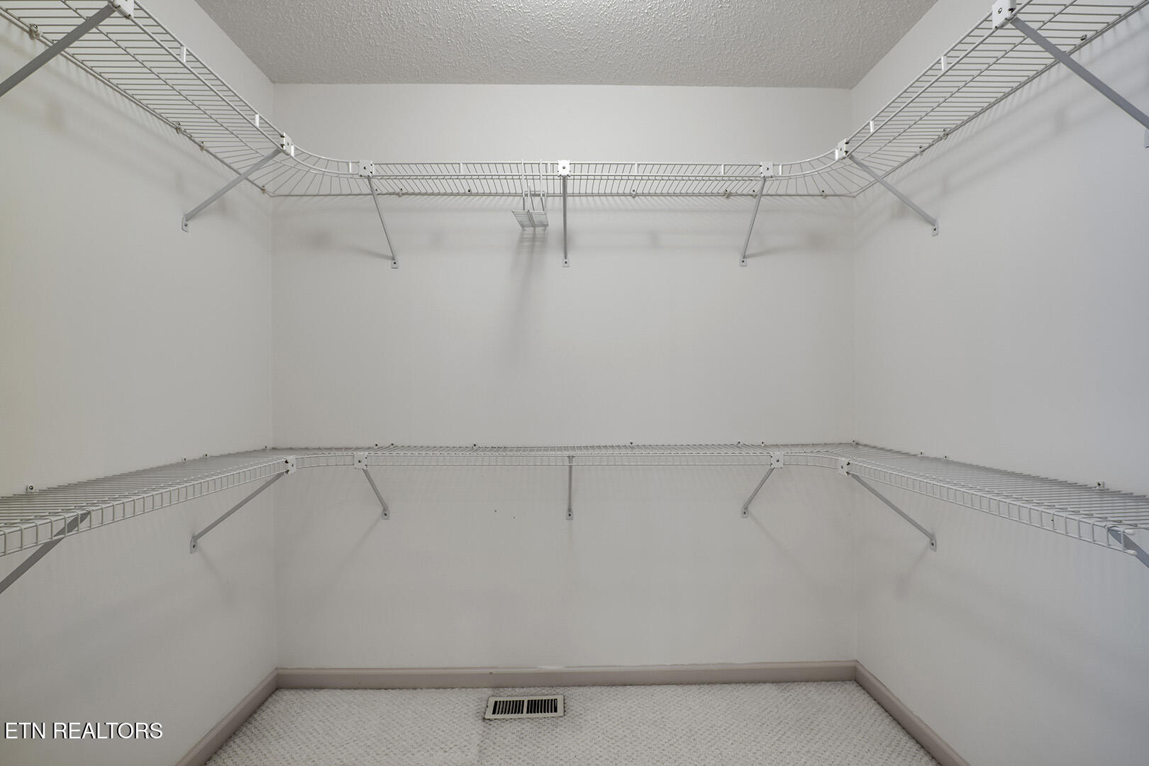 Loudon, Tennessee 37774, United States, 3 Bedrooms Bedrooms, ,2 BathroomsBathrooms,Residential,Pending,156314