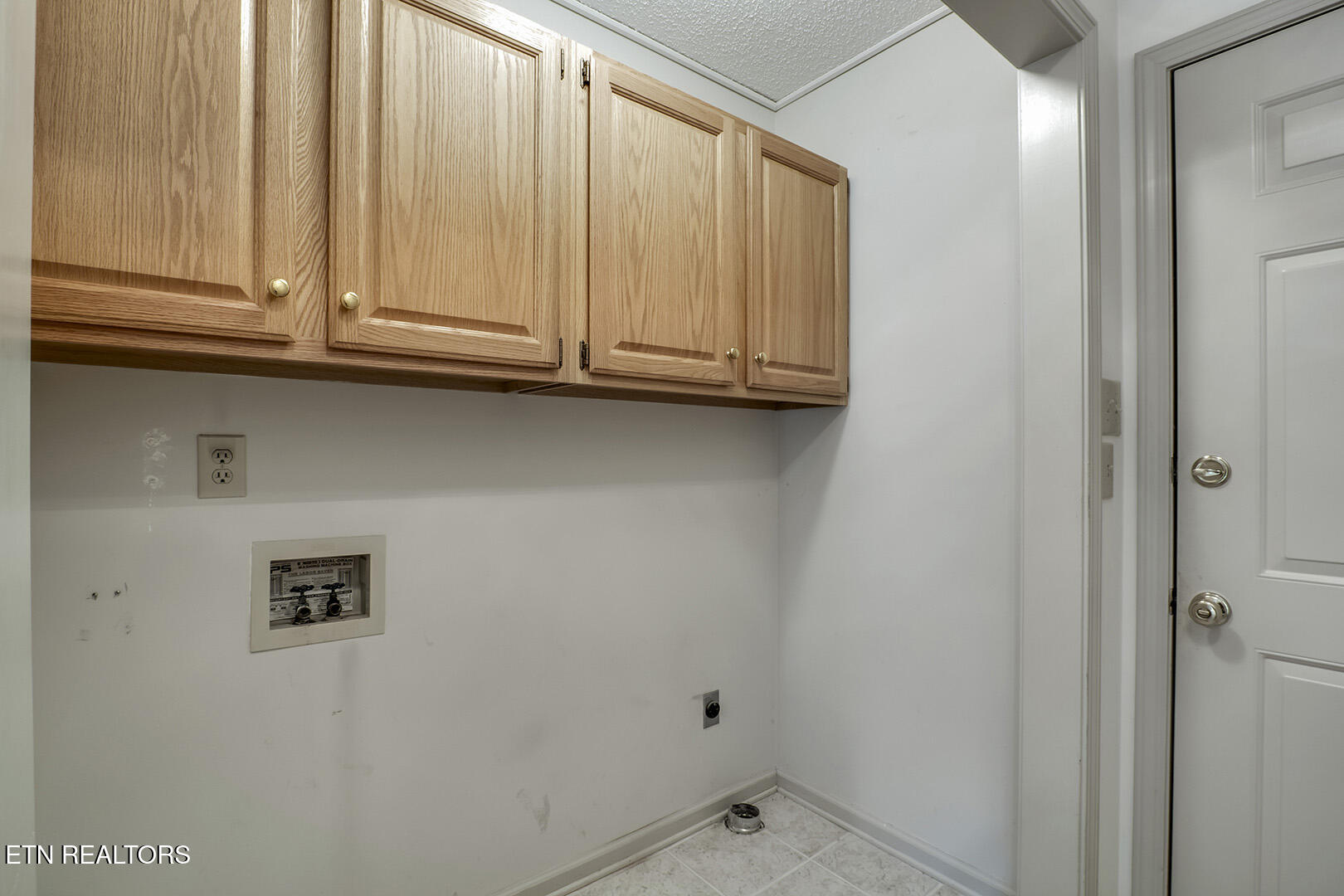 Loudon, Tennessee 37774, United States, 3 Bedrooms Bedrooms, ,2 BathroomsBathrooms,Residential,Pending,156314