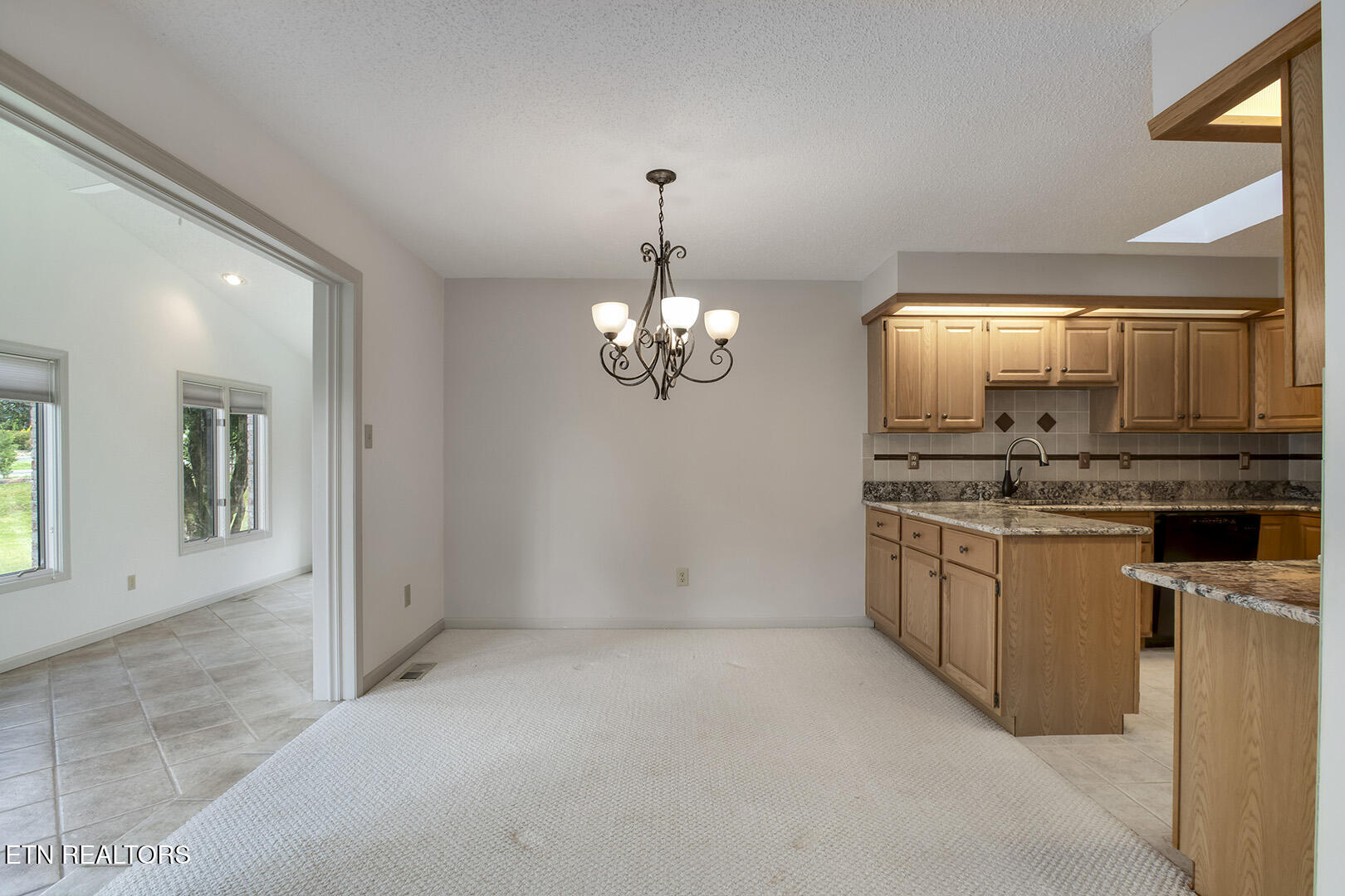 Loudon, Tennessee 37774, United States, 3 Bedrooms Bedrooms, ,2 BathroomsBathrooms,Residential,Pending,156314