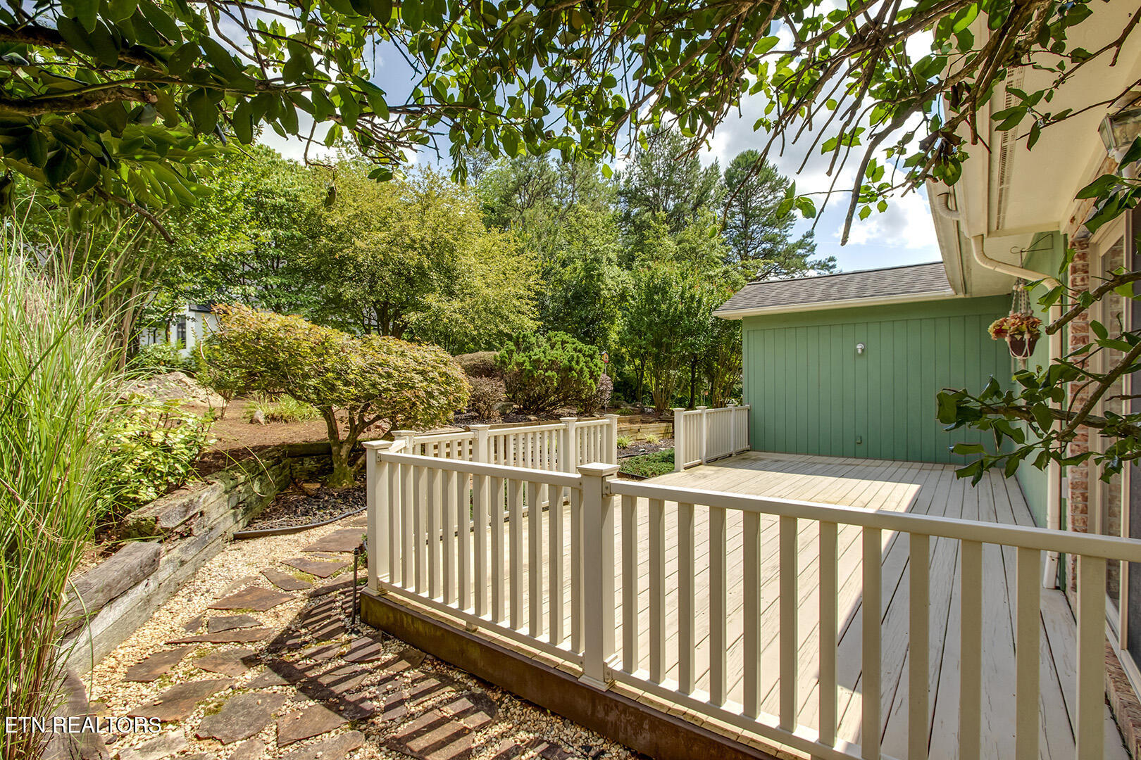 Loudon, Tennessee 37774, United States, 3 Bedrooms Bedrooms, ,2 BathroomsBathrooms,Residential,Pending,156314