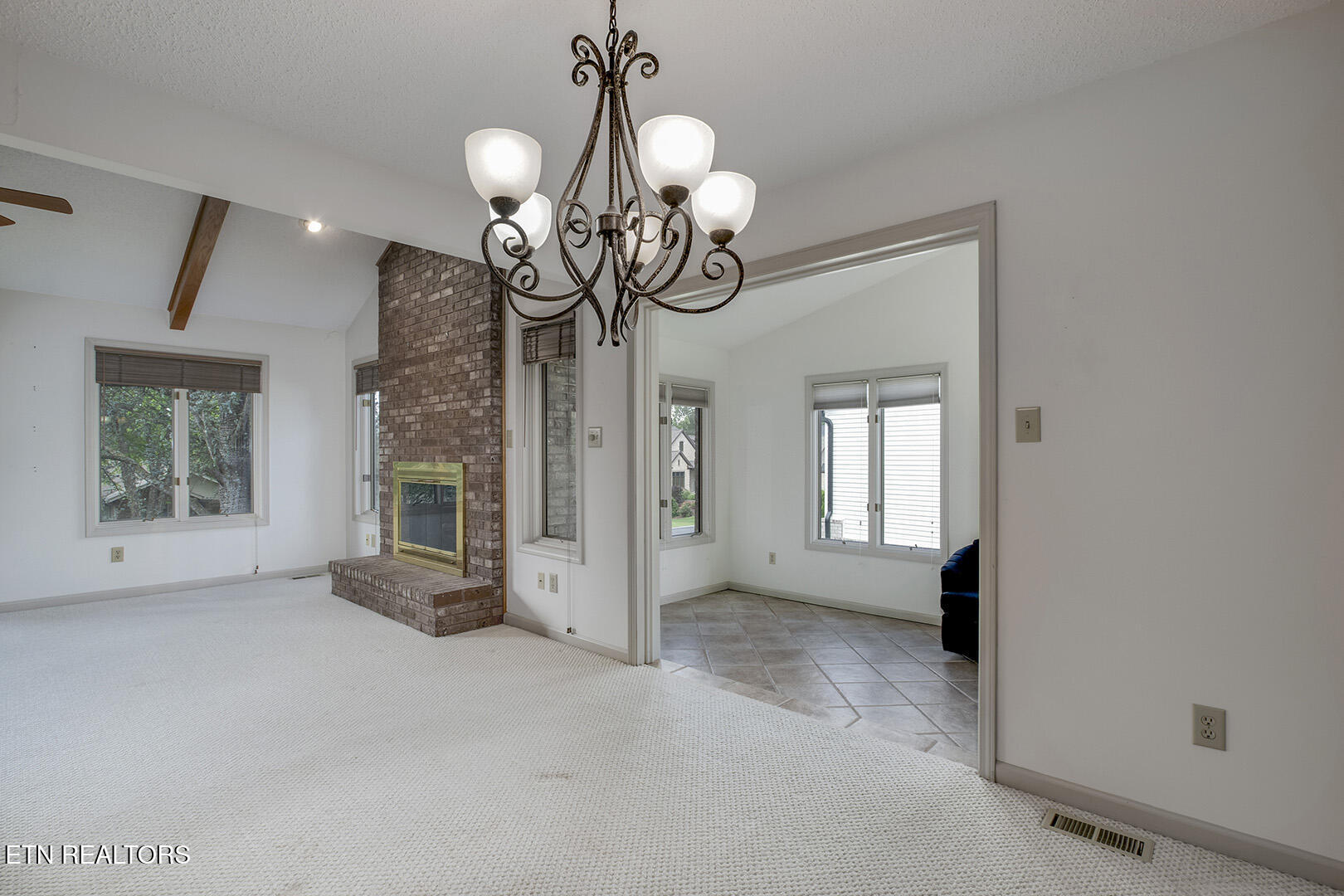 Loudon, Tennessee 37774, United States, 3 Bedrooms Bedrooms, ,2 BathroomsBathrooms,Residential,Pending,156314