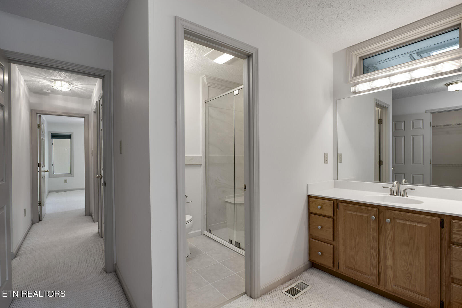 Loudon, Tennessee 37774, United States, 3 Bedrooms Bedrooms, ,2 BathroomsBathrooms,Residential,Pending,156314