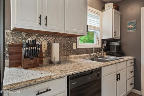 Tiny photo for 1409 Monroe Ave, Maryville, TN 37804 (MLS # 1340719)