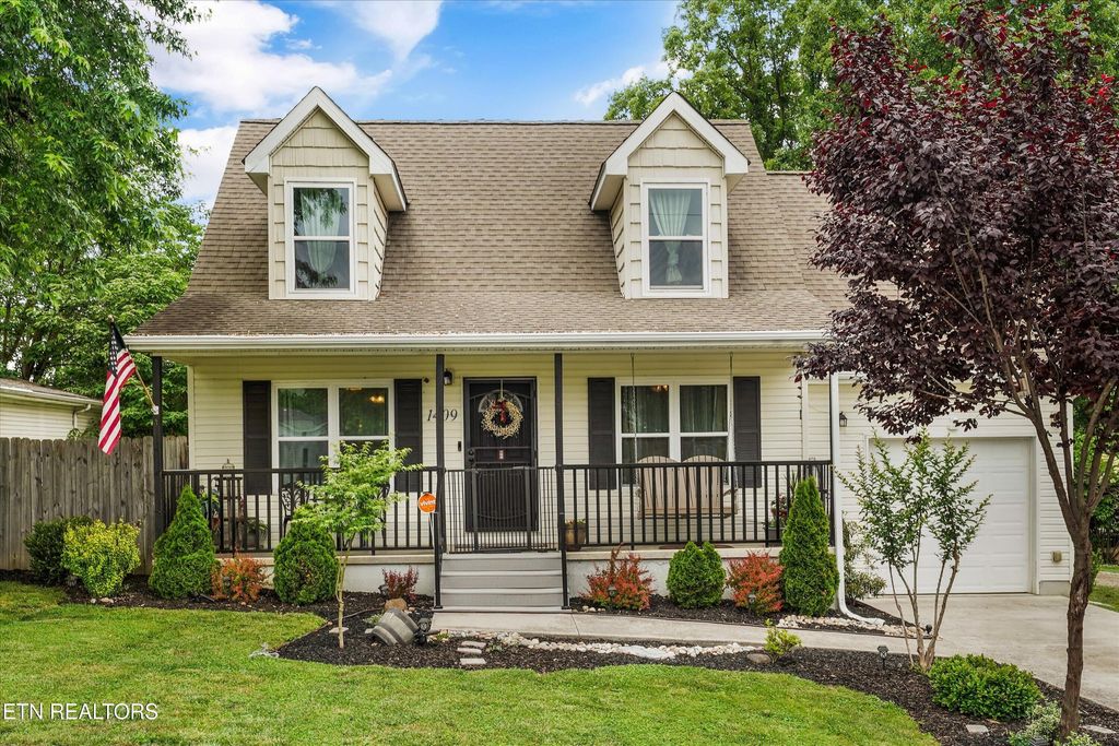 Photo of 1409 Monroe Ave, Maryville, TN 37804 (MLS # 1340719)