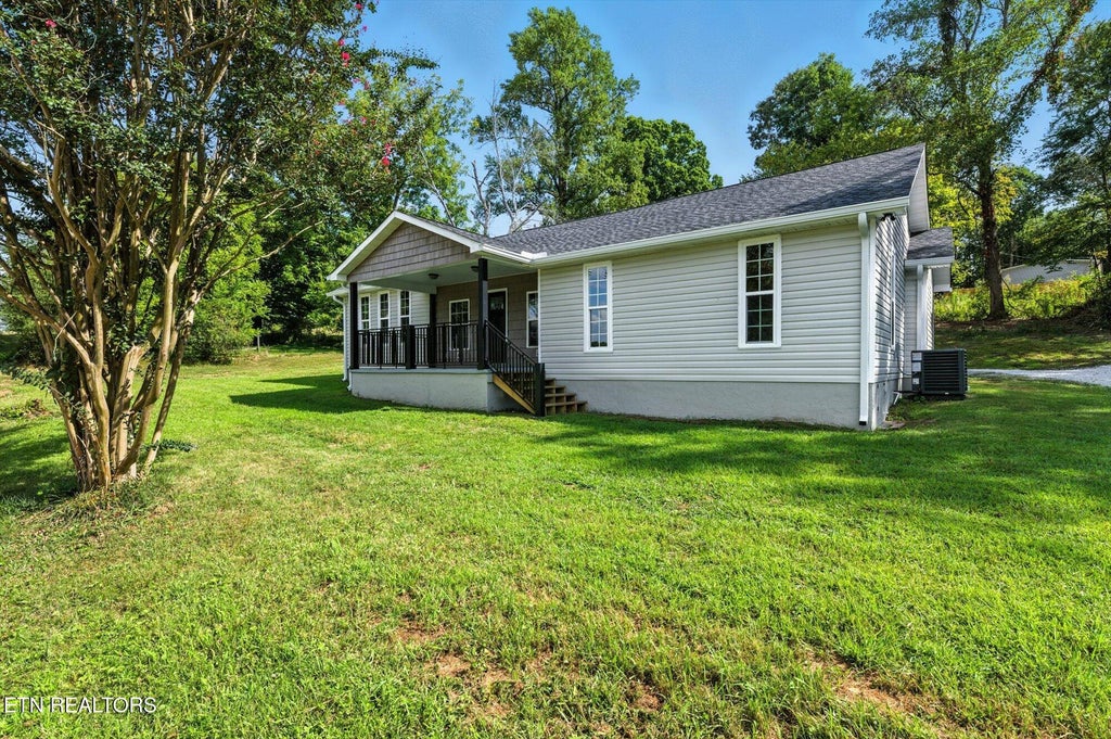 Photo of 1309 Summit St, Athens, TN 37303 (MLS # 1356465)
