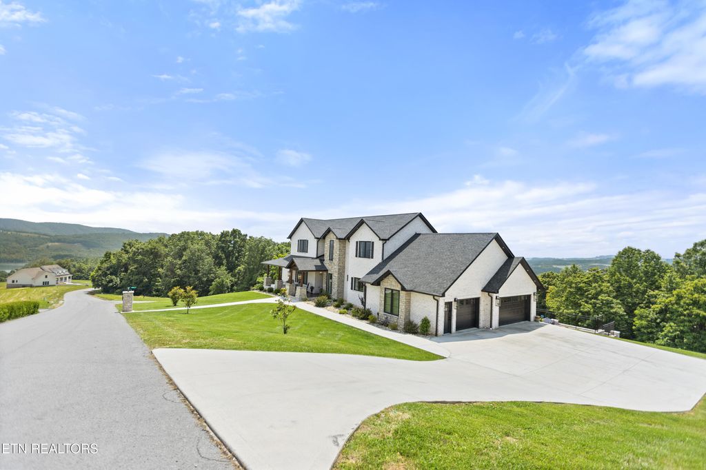 Photo of 888 Smokey Quartz Blvd Blvd, New Tazewell, TN 37825 (MLS # 1303526)