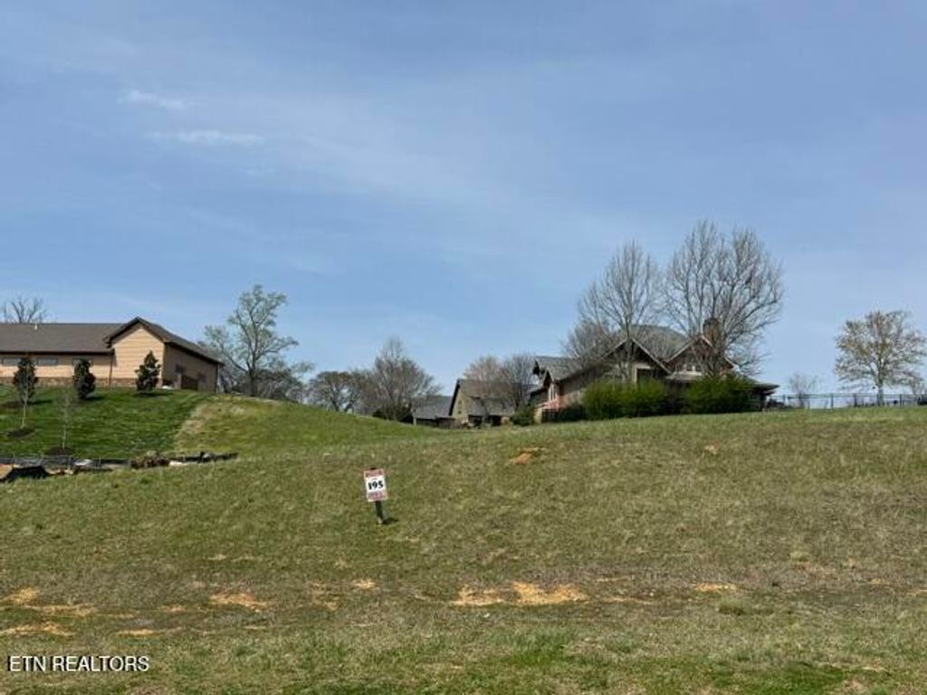 Photo of 335 Hawks Bnd, Loudon, TN 37774 (MLS # 1335319)