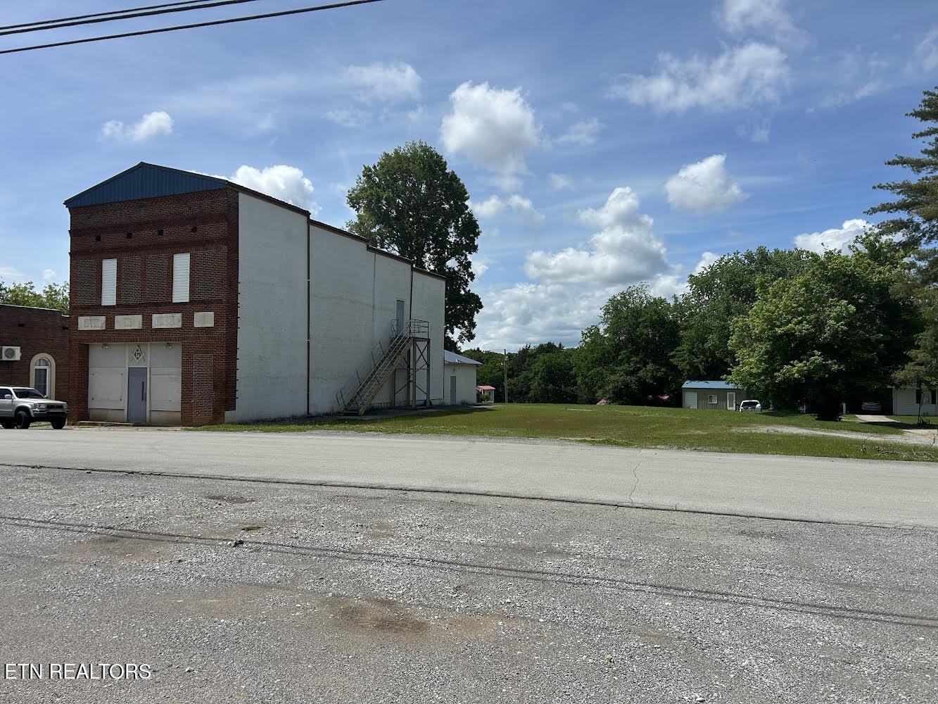 205 Hall St
