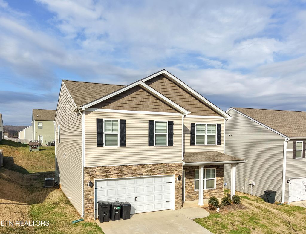 Photo of 173 Ashe Ave, Lenoir City, TN 37771 (MLS # 1325375)