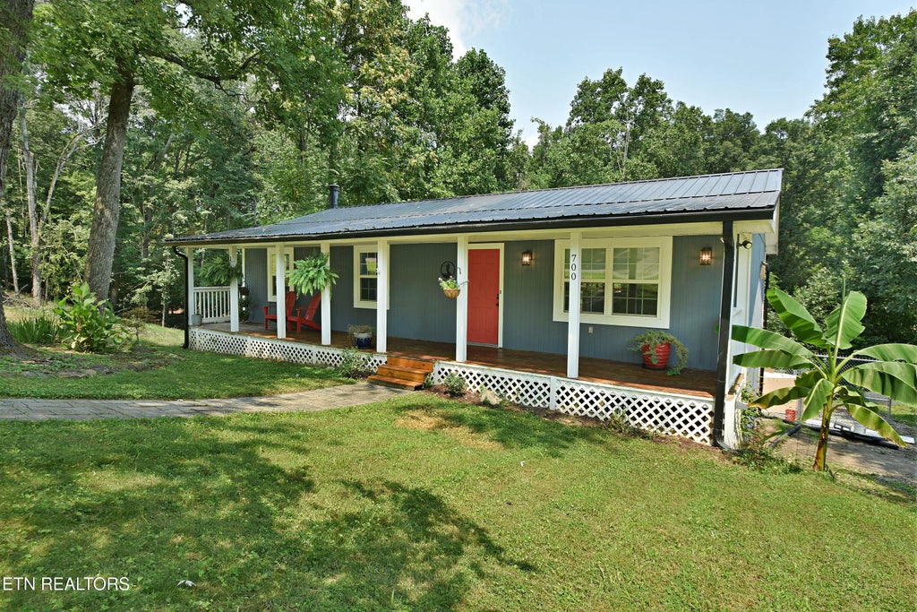 Photo of 700 Lake Forest Drive, Lenoir City, TN 37772 (MLS # 1349784)