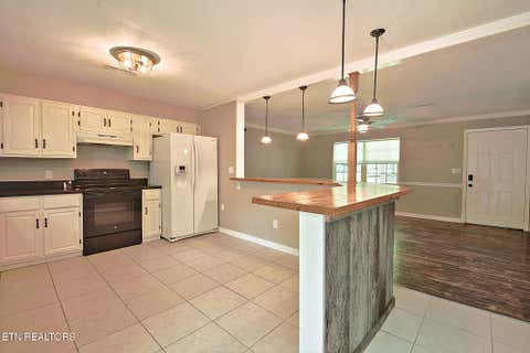 Tiny photo for 700 Lake Forest Drive, Lenoir City, TN 37772 (MLS # 1349784)