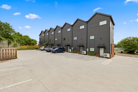 Tiny photo for 833 N 4Th Ave, Knoxville, TN 37917 (MLS # 1340350)