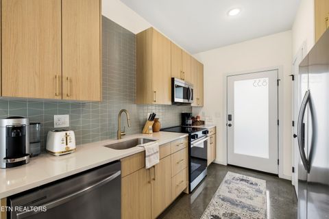 Tiny photo for 833 N 4Th Ave, Knoxville, TN 37917 (MLS # 1340350)