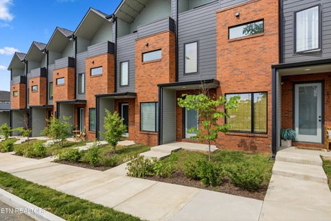 Tiny photo for 833 N 4Th Ave, Knoxville, TN 37917 (MLS # 1340350)