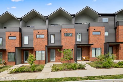 Photo of 833 N 4Th Ave, Knoxville, TN 37917 (MLS # 1340350)