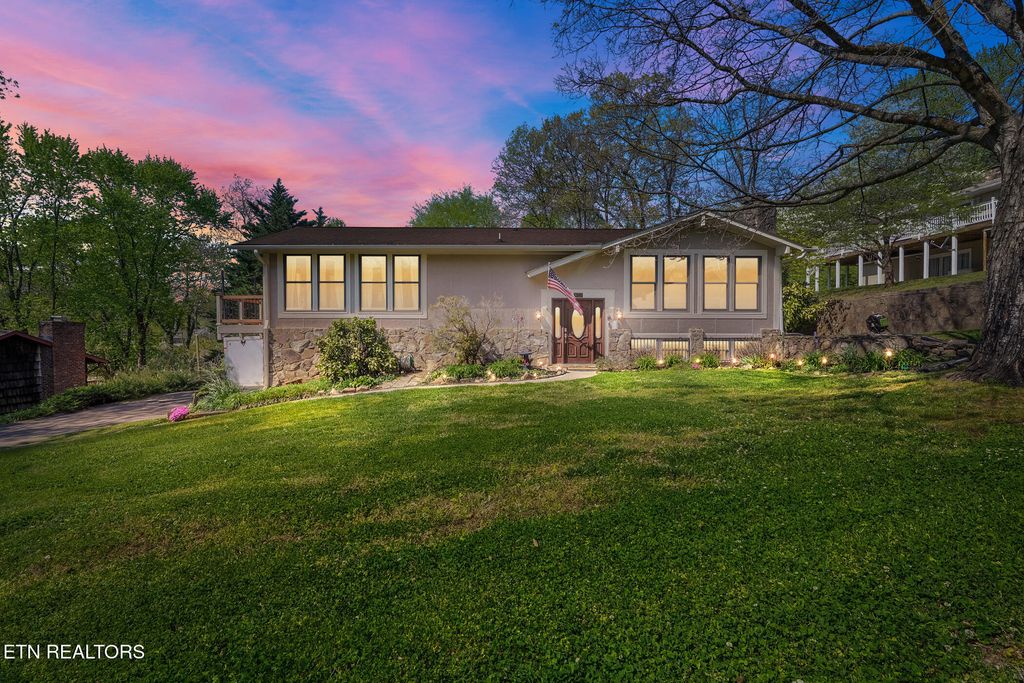 Photo of 1623 Hightop Tr, Knoxville, TN 37923 (MLS # 1336237)