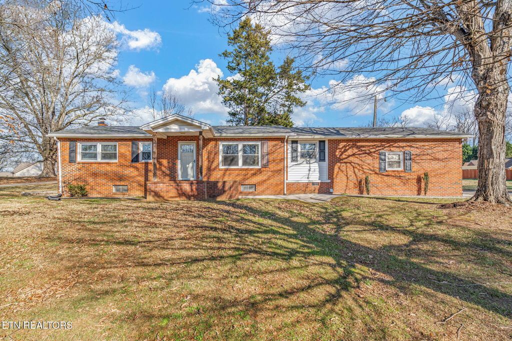 Photo of 914 E Beaver Creek Drive, Knoxville, TN 37918 (MLS # 1324127)