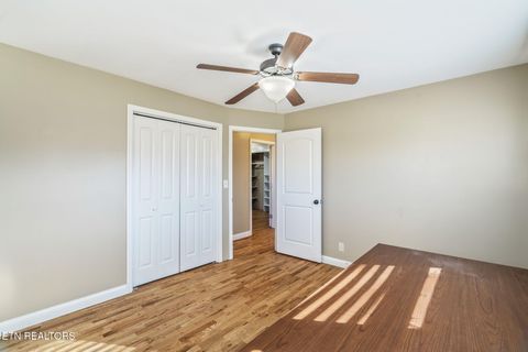 Tiny photo for 914 E Beaver Creek Drive, Knoxville, TN 37918 (MLS # 1324127)