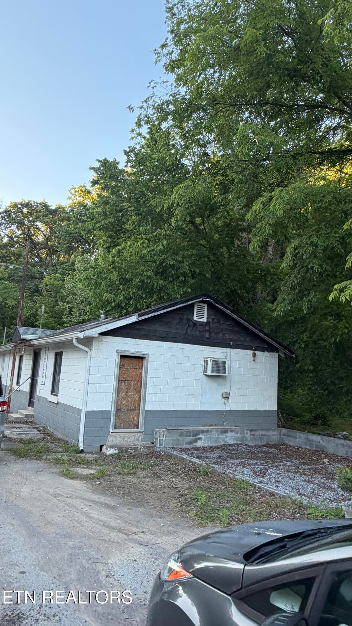 1280 Tennessee 73