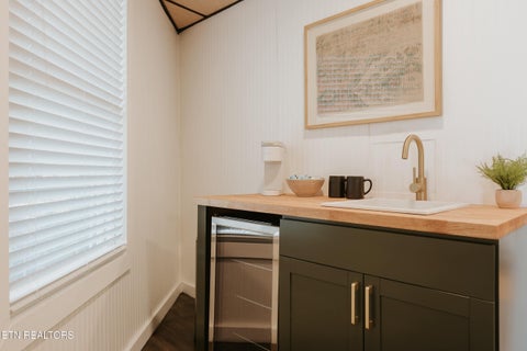 Tiny photo for 1068 E Foothills Drive, Gatlinburg, TN 37738 (MLS # 1357320)