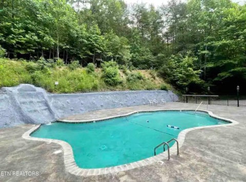 Tiny photo for 1068 E Foothills Drive, Gatlinburg, TN 37738 (MLS # 1357320)