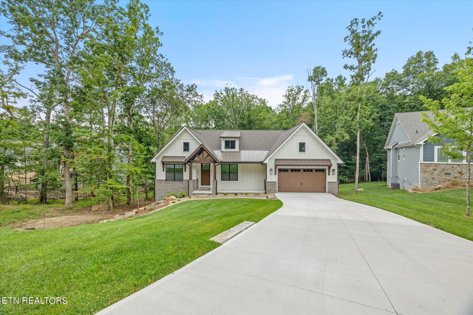 112 Motthaven Drive
