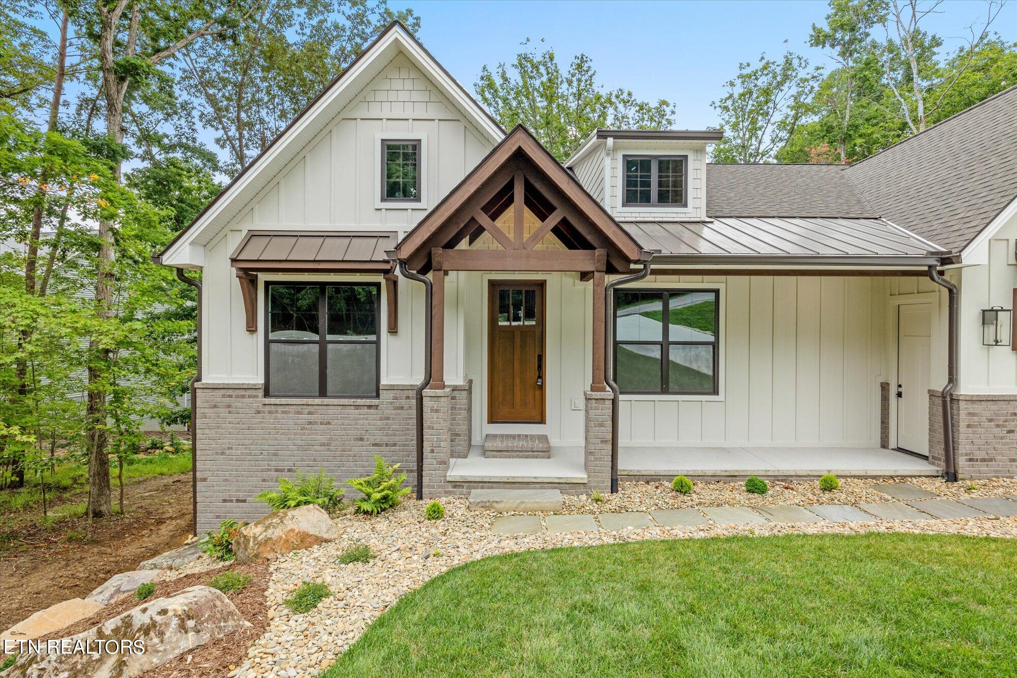112 Motthaven Drive