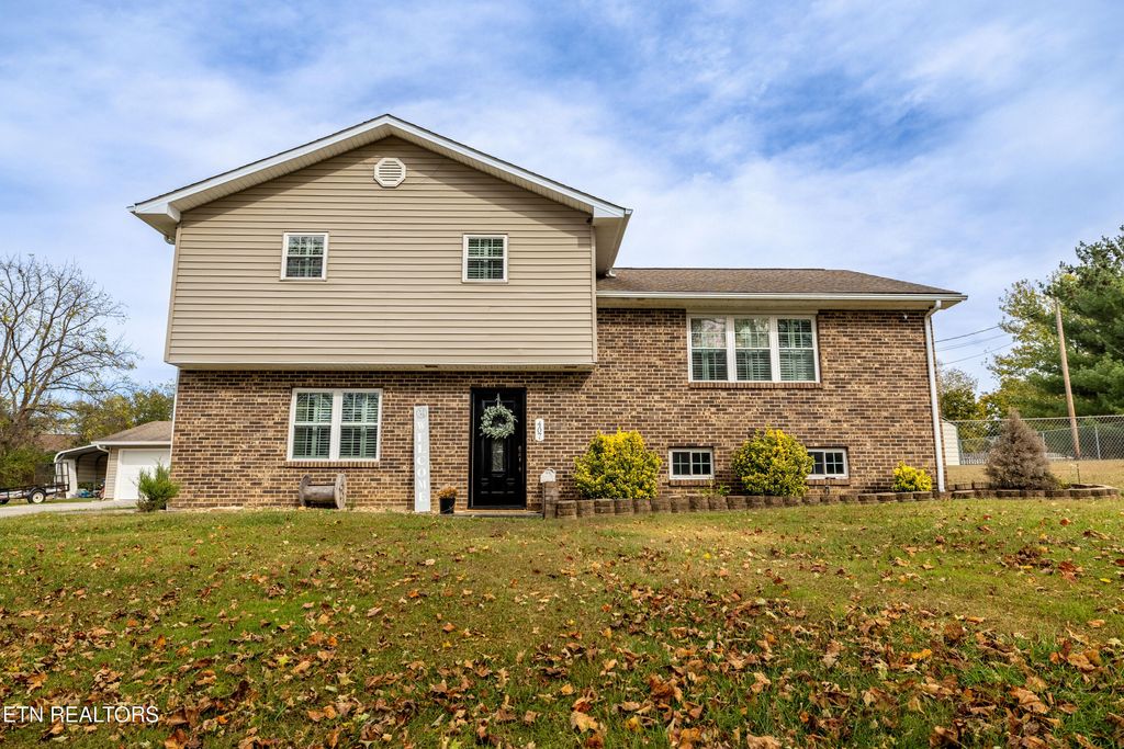 Photo of 407 Mcteer Rd, Greenback, TN 37742 (MLS # 1320185)