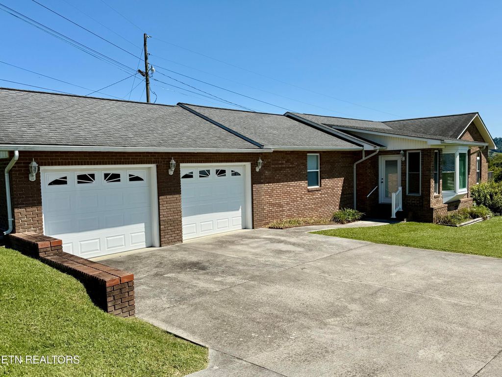 Photo of 204 Richardson Rd, Tazewell, TN 37879 (MLS # 1315053)