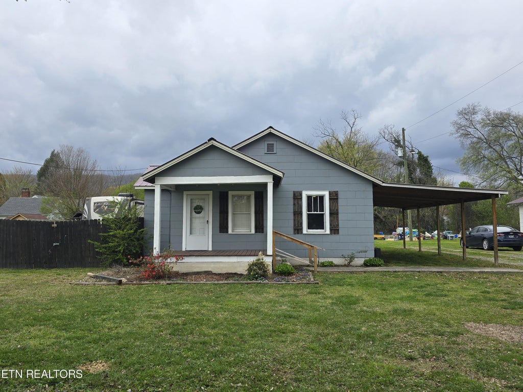 Photo of 252 Cash St, Spring City, TN 37381 (MLS # 1257767)