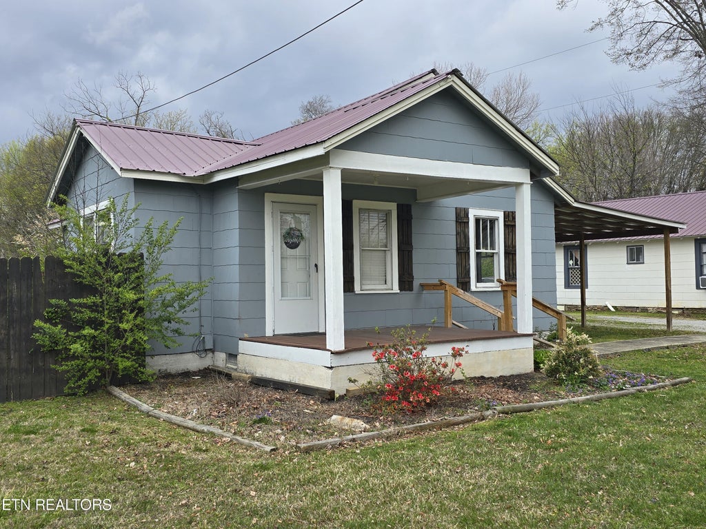 Photo of 252 Cash St, Spring City, TN 37381 (MLS # 1257767)
