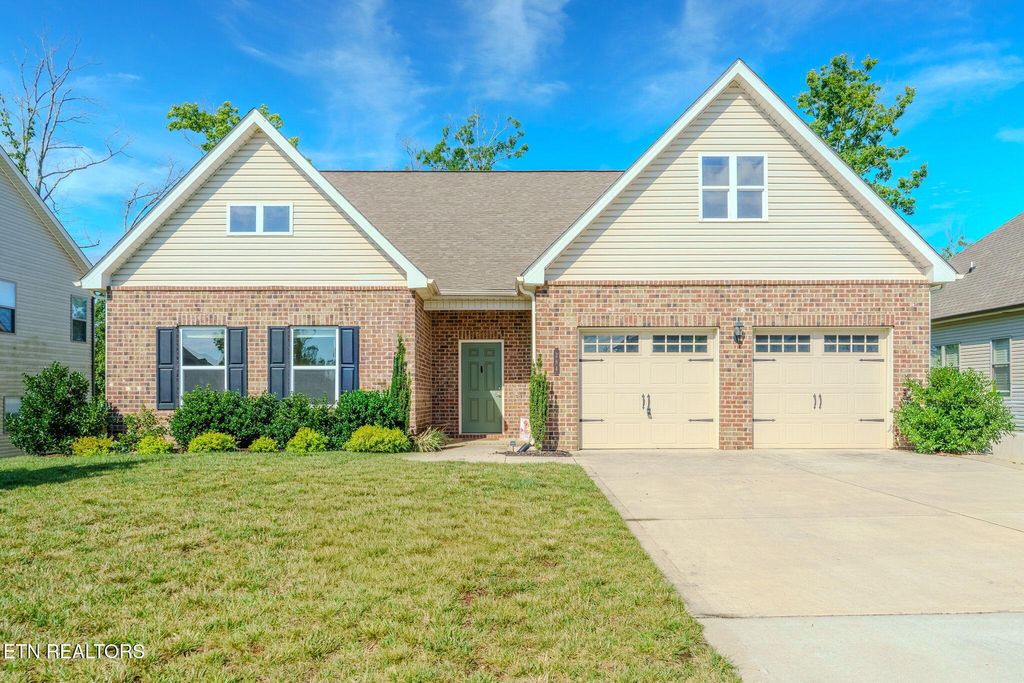 Photo of 284 Aspen Drive, Lenoir City, TN 37771 (MLS # 1348458)