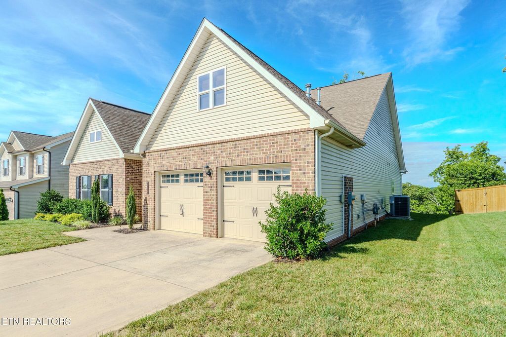 Photo of 284 Aspen Drive, Lenoir City, TN 37771 (MLS # 1348458)