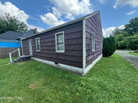 Tiny photo for 929 Chickamauga Ave, Knoxville, TN 37917 (MLS # 1354778)
