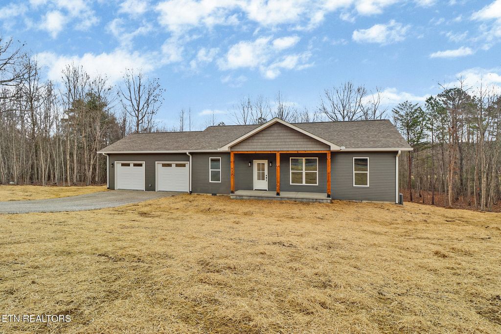 Photo of 826 Dulog Tr, Jamestown, TN 38556 (MLS # 1330060)