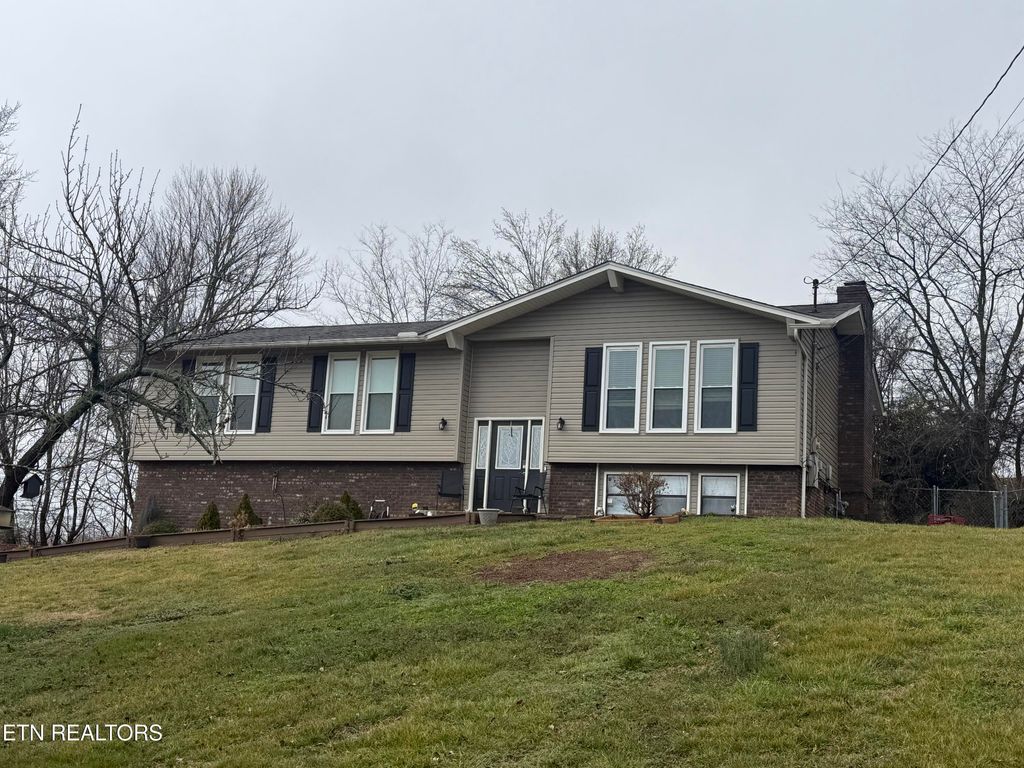Photo of 1105 Venido Drive, Knoxville, TN 37932 (MLS # 1330819)