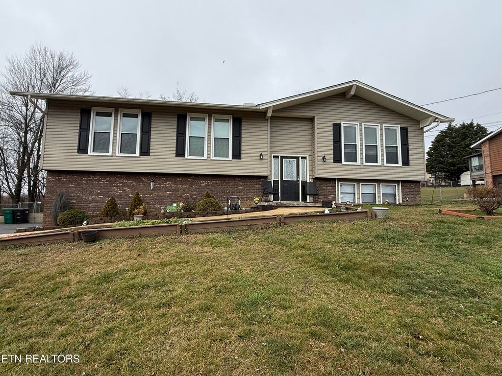 Photo of 1105 Venido Drive, Knoxville, TN 37932 (MLS # 1330819)