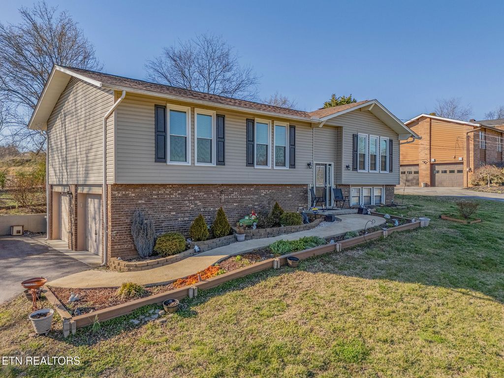 Photo of 1105 Venido Drive, Knoxville, TN 37932 (MLS # 1330819)